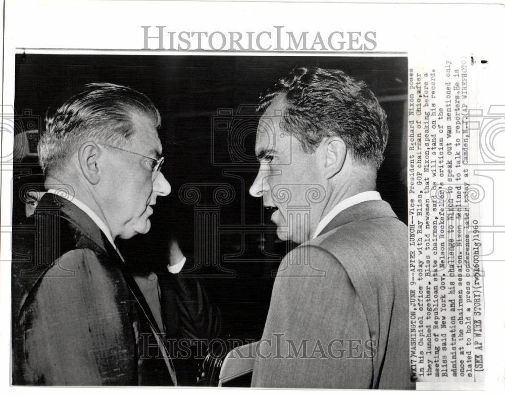 1960 Press Photo Richard Nixon poses Ray Bliss lunched - Historic Images