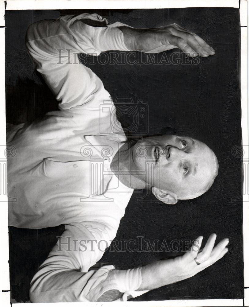 1951 Press Photo Tracy boxing fighting boxers coaching - Historic Images