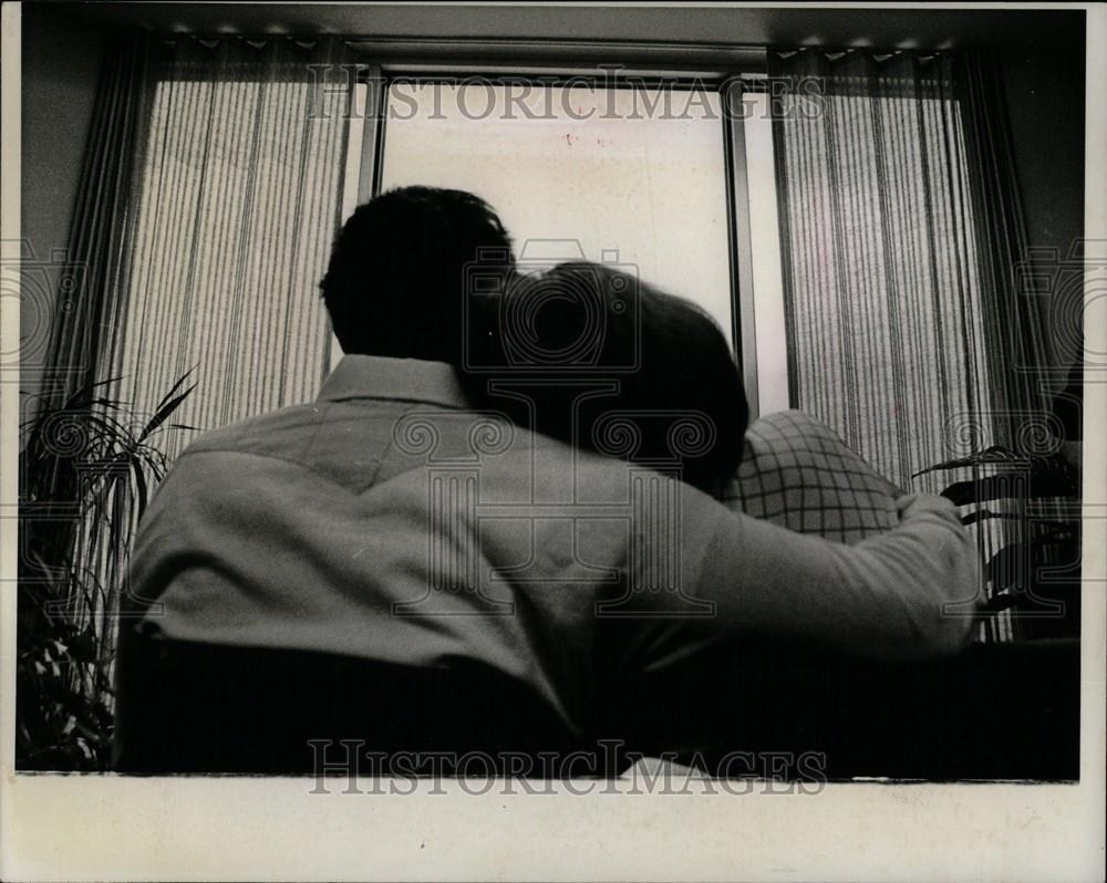 1977 Press Photo Couple in Love - Historic Images