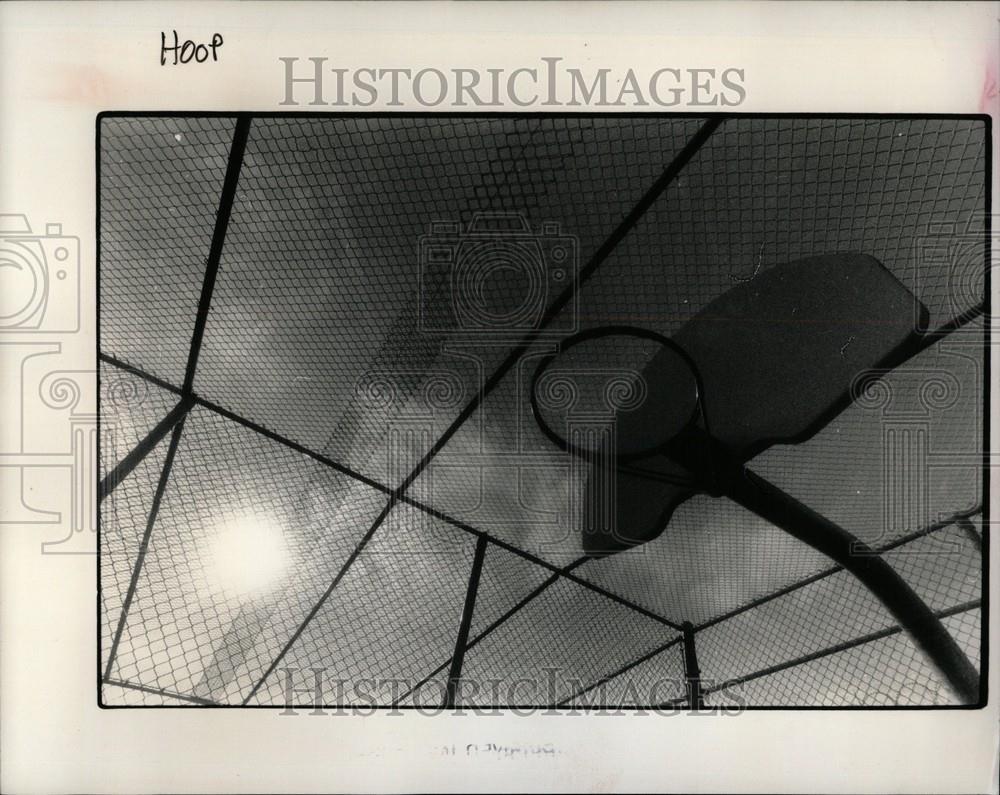 1988 Press Photo basketball hoop prison - Historic Images