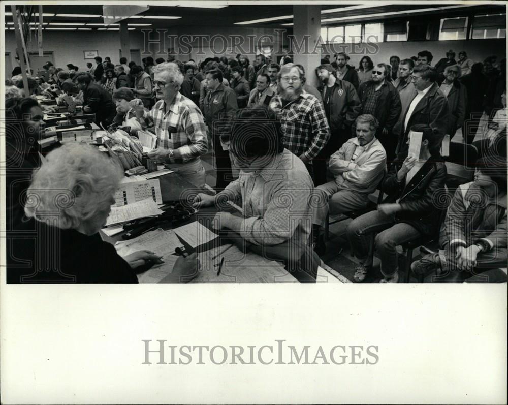 1981 Press Photo MESC Unemployment Michigan - Historic Images