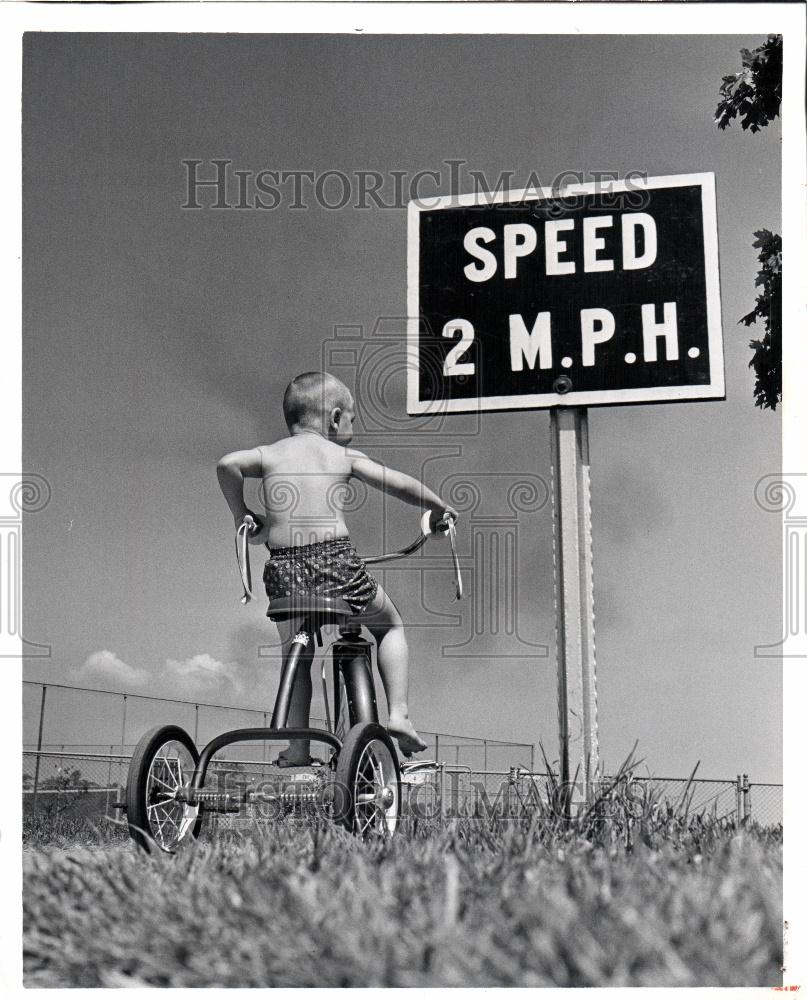 1961 Press Photo Metropolitan Beach - Historic Images