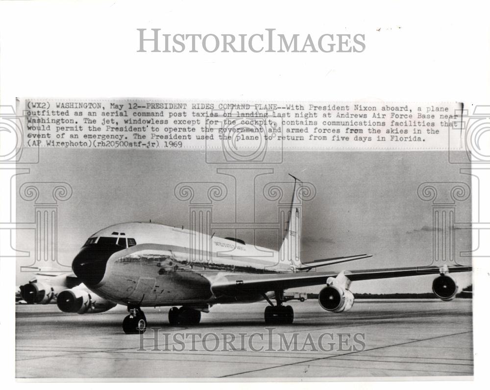 1969 Press Photo Command plane air force Nixon - Historic Images