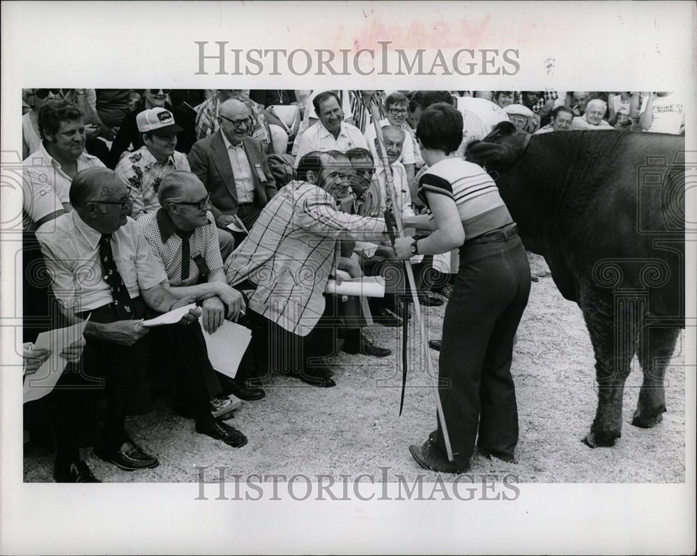 1977 Press Photo Michigan State Fair meat buyer auction - Historic Images