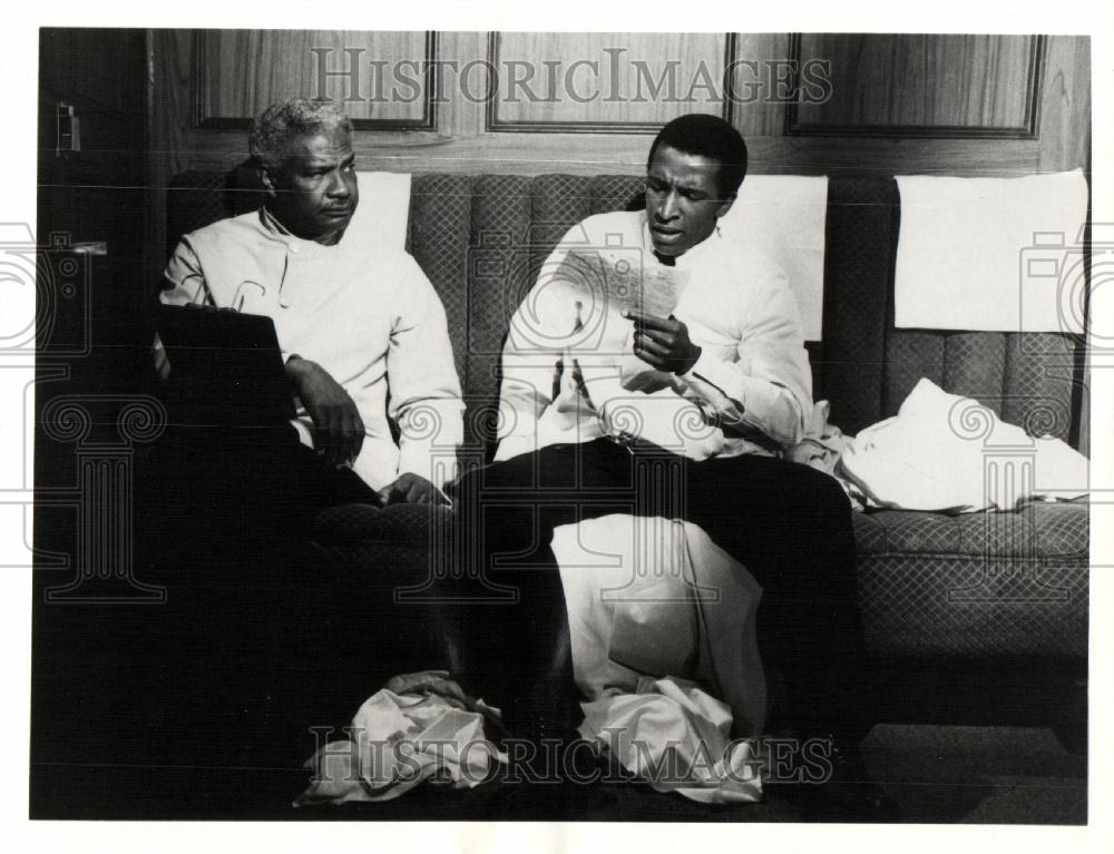 1979 Press Photo Ossie Davis Dorian Harewood Roots - Historic Images