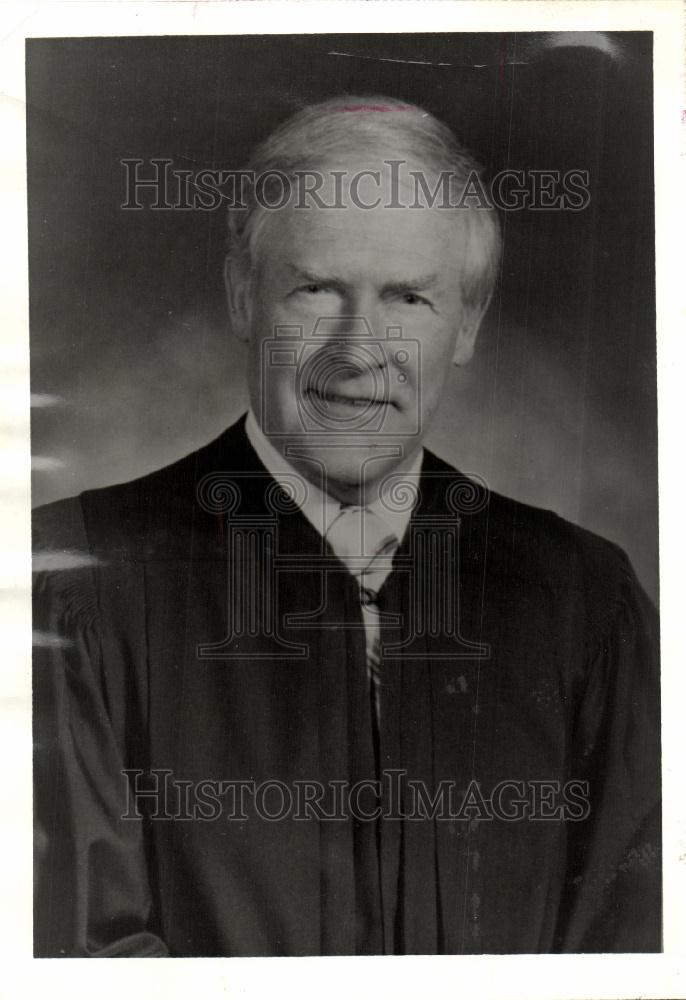 1987 Press Photo Judge Robert Templin Oakland County - Historic Images