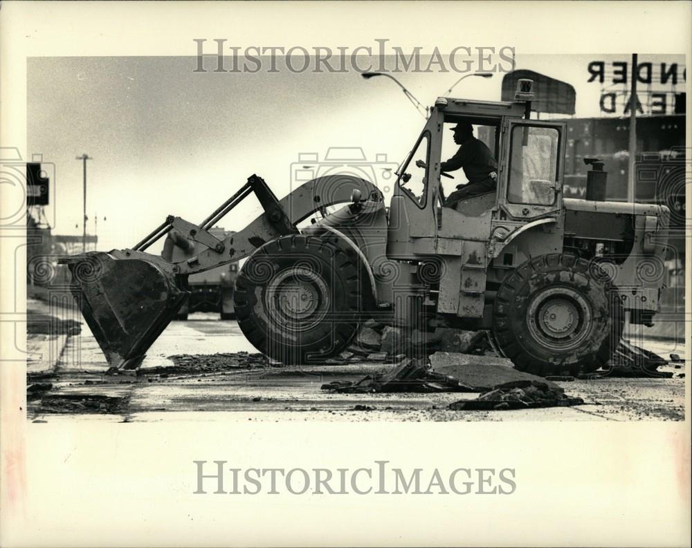 1987 Press Photo Willie Moore Detroit Lodge Luther - Historic Images