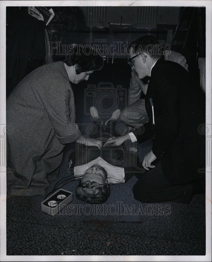 1964 Press Photo Michigan Heart Association CPR - Historic Images