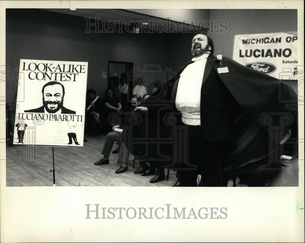 1988 Press Photo Look-alike Celebrity, Politician - Historic Images