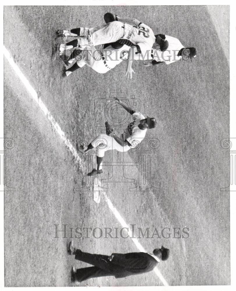 Press Photo Major League Baseball, Dick Tracewski - Historic Images