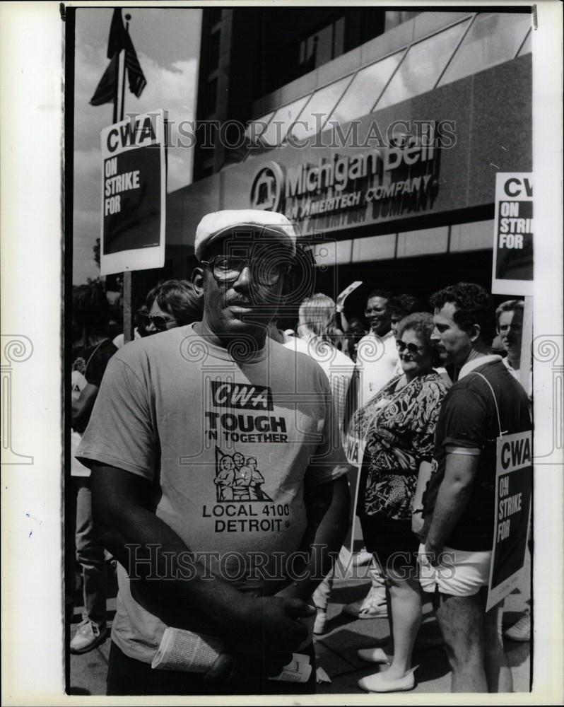 1989 Press Photo Michigan Bell Strike Howard Adams - Historic Images