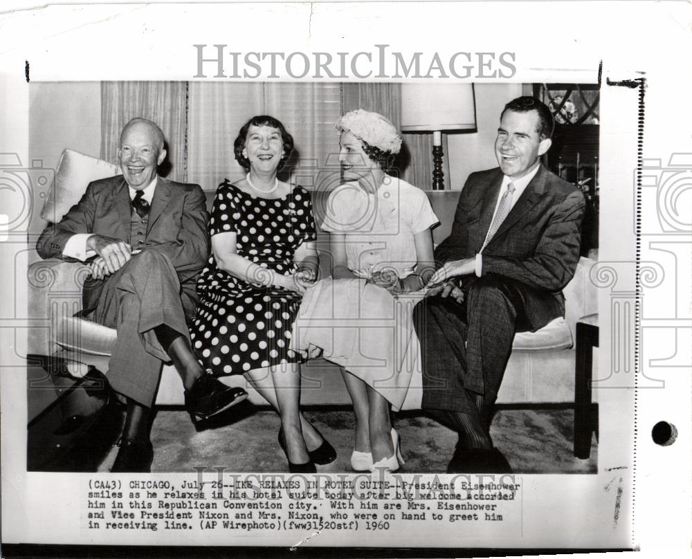 1960 Press Photo President Eisenhowe Nixon hotel suite - Historic Images