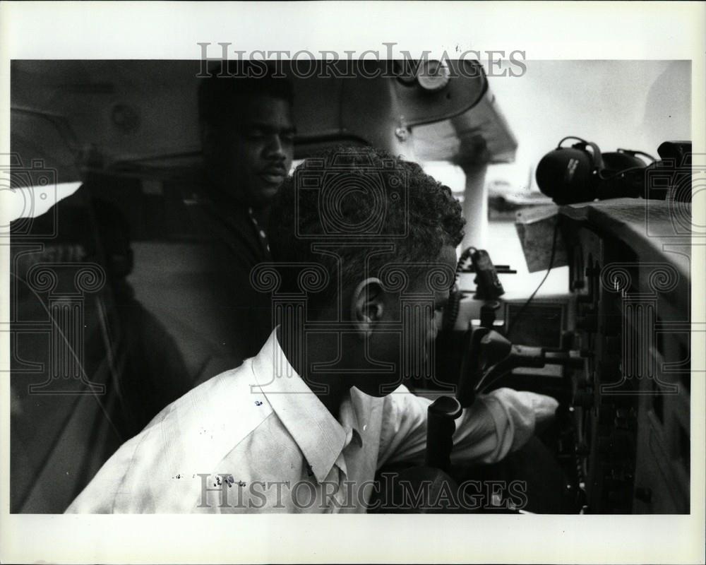 1995 Press Photo Malcom Academy Troy Oakland Airport - Historic Images