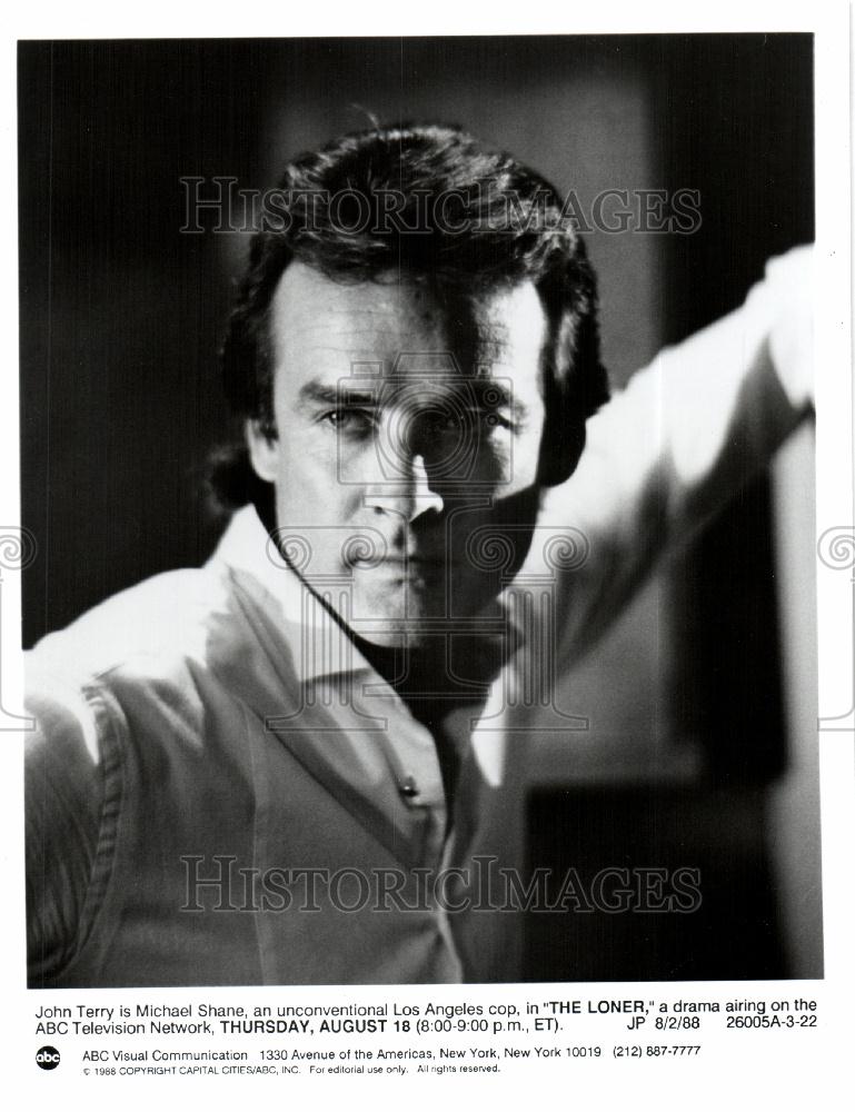 1988 Press Photo John Terry Actor - Historic Images