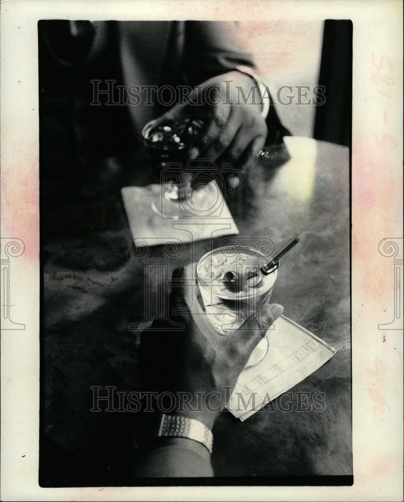 1981 Press Photo alcohol tax liquor Detroit Michigan - Historic Images