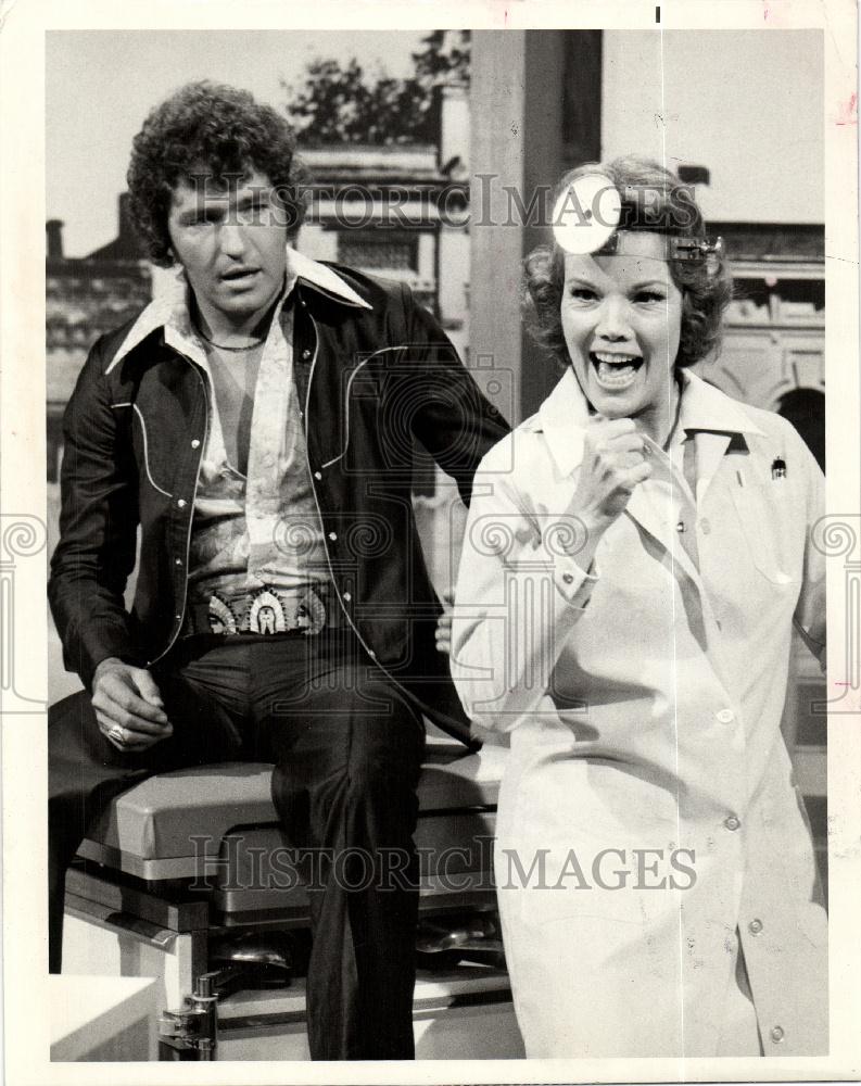 1974 Press Photo Mac Davis Show Nanette Fabray NBC TV - Historic Images