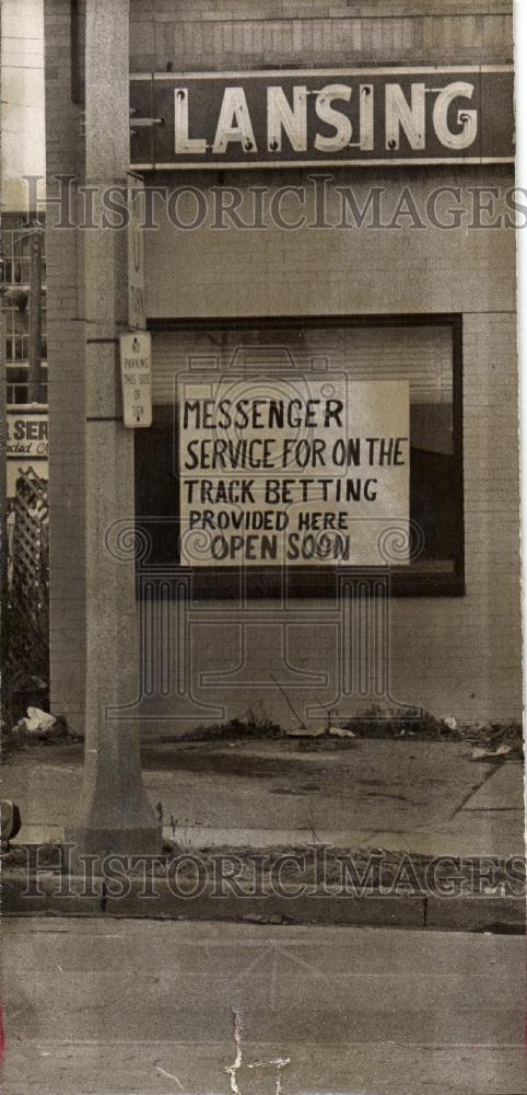 1969 Press Photo Messenger Service - Historic Images