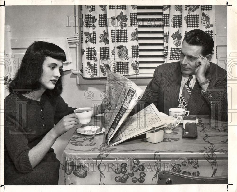 1948 Press Photo Breakfast Table Technique Anger - Historic Images