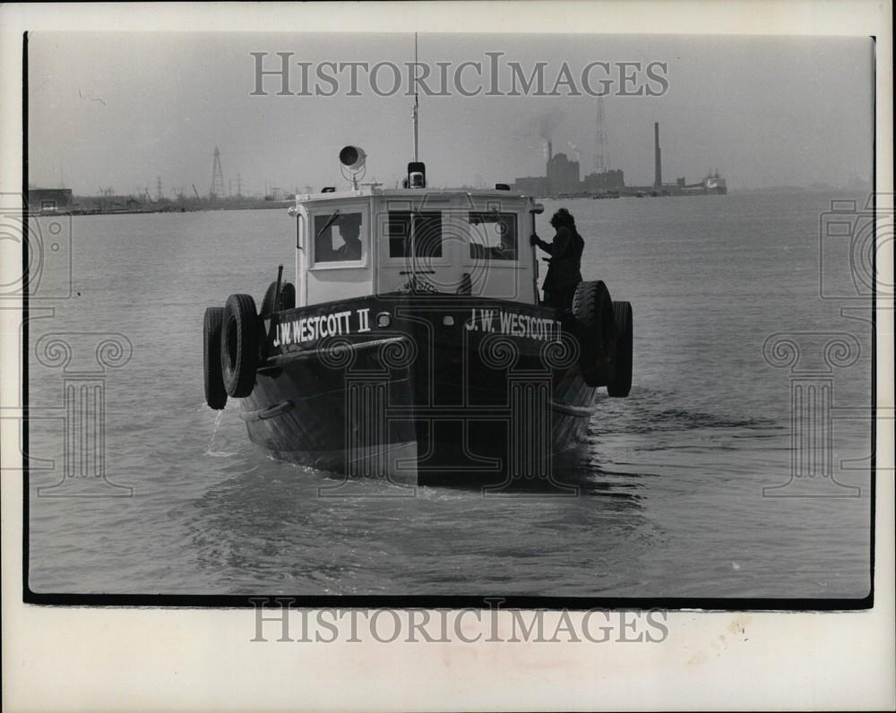 1975 Press Photo Mail Boat - Historic Images