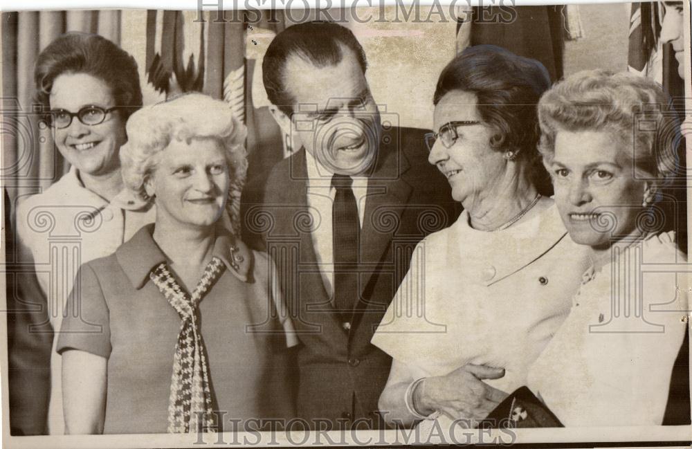 1970 Press Photo mothers honored by pre.richard - Historic Images