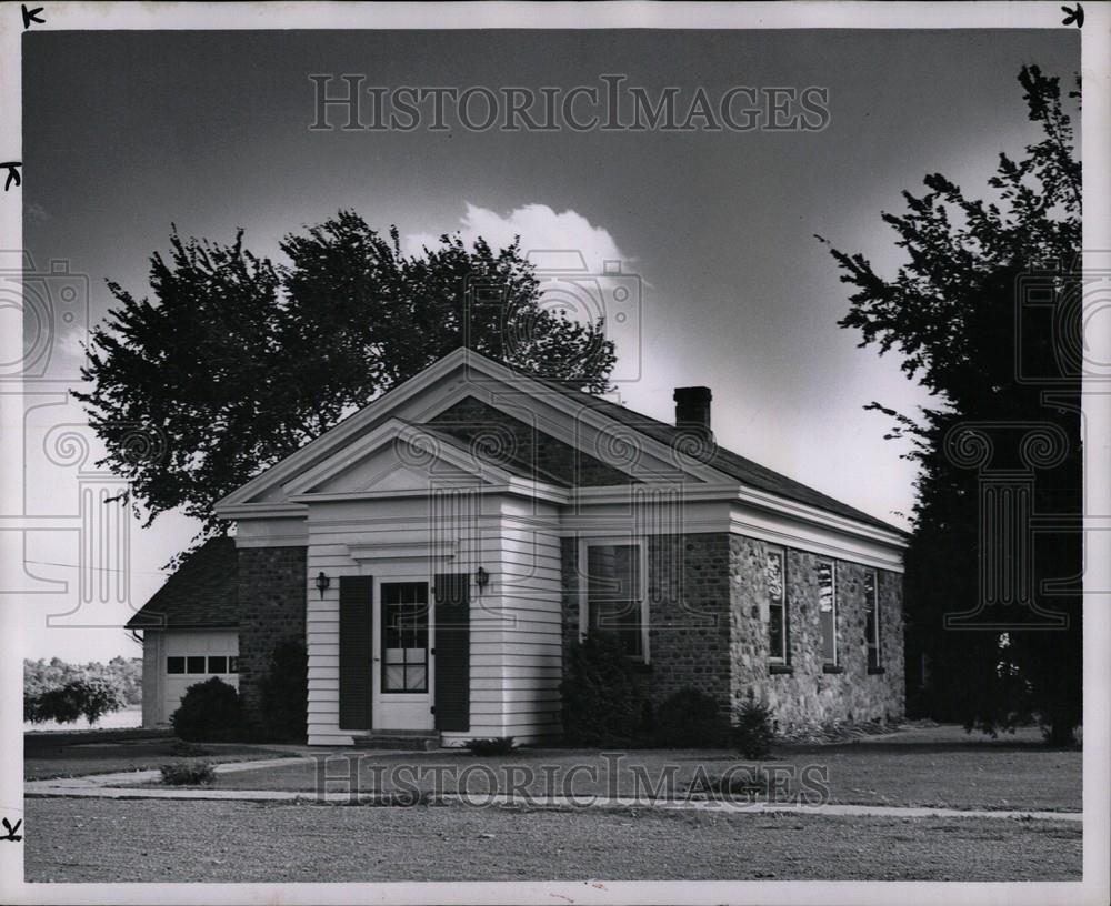 1951 Press Photo William Goetz Macon Home School House - Historic Images