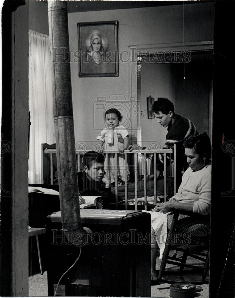 1964 Press Photo Sotero Tony Bobby and Gloria Ambris - Historic Images