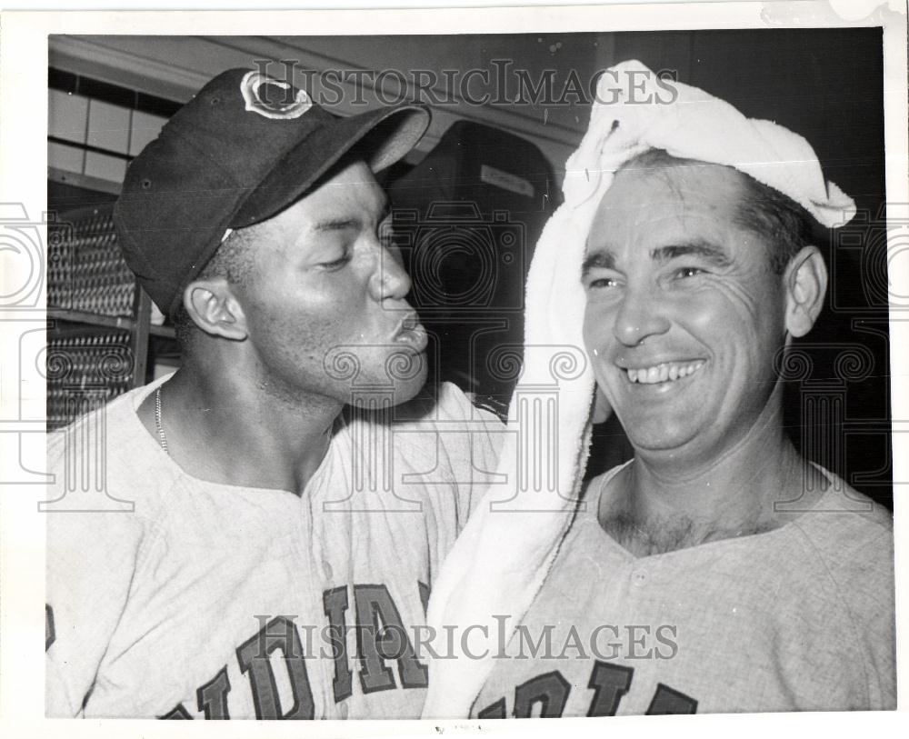 1961 Press Photo Vic Power Johnny Temple Indians - Historic Images