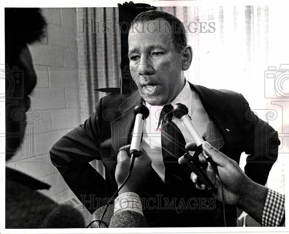 1977 Press Photo Ernest C Brown Nice Guy - Historic Images