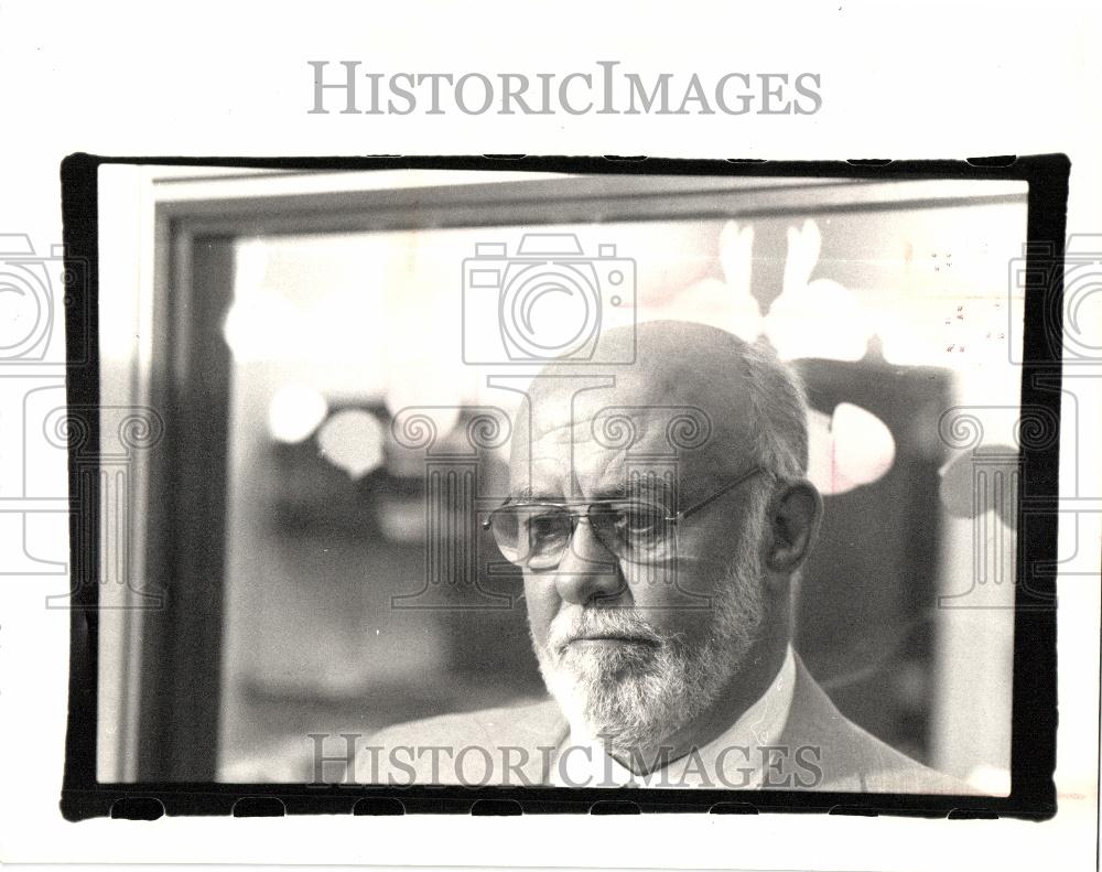 1988 Press Photo Basil John Wait Brown Archaeologist - Historic Images