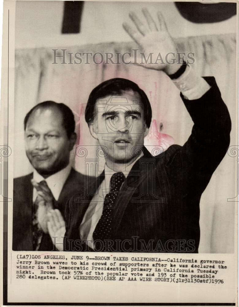 1976 Press Photo Jerry Brown  wins Caliornia primary - Historic Images