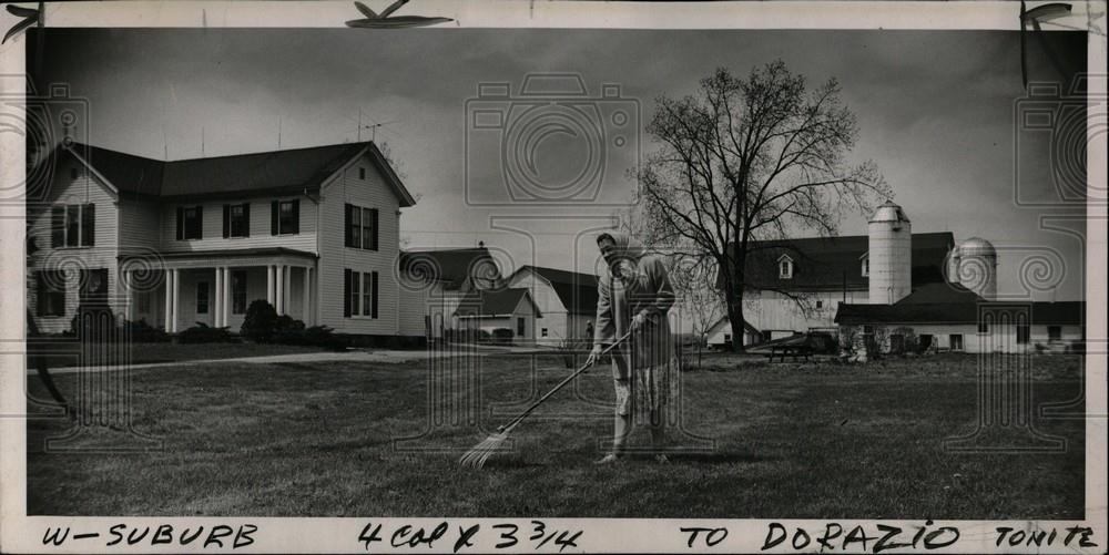 1956 Press Photo Mrs. Harvey Wagenschutz west Suburb - Historic Images