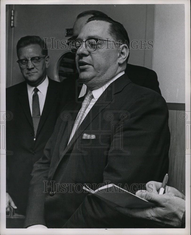 1961 Press Photo Edward Cushman - Historic Images