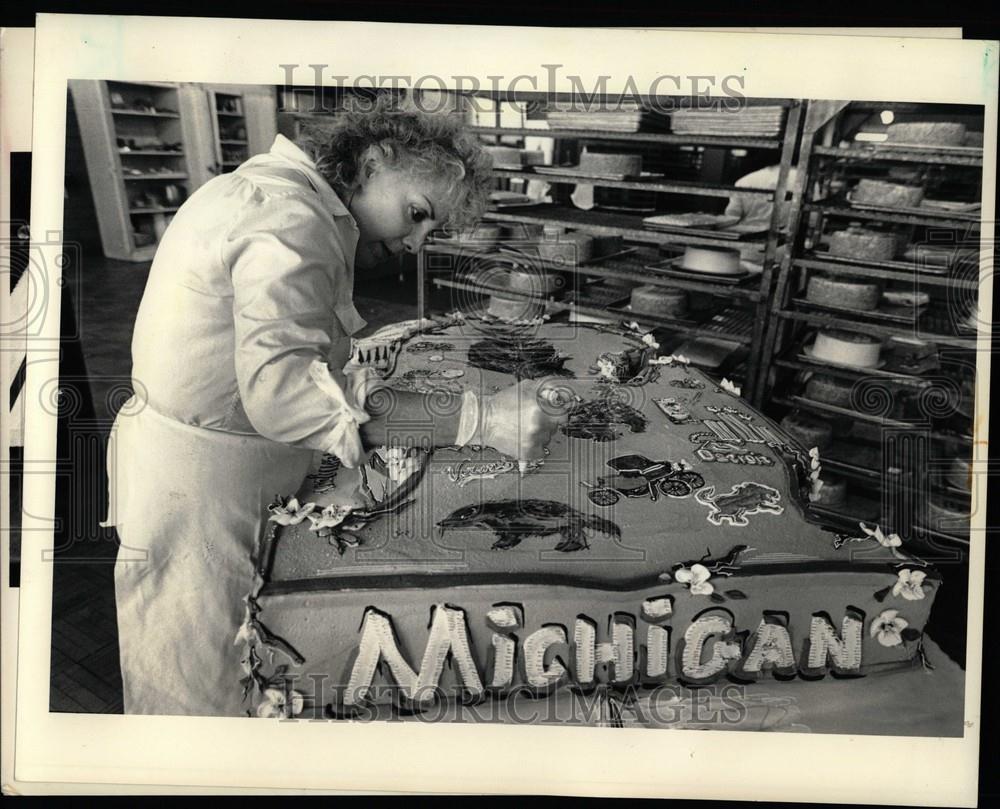 1987 Press Photo sesquicentenial celebration cake Smith - Historic Images