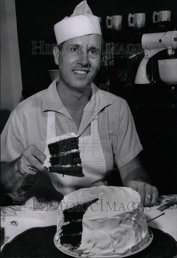 1956 Press Photo Michigan State Fair Clifford Sterns - Historic Images