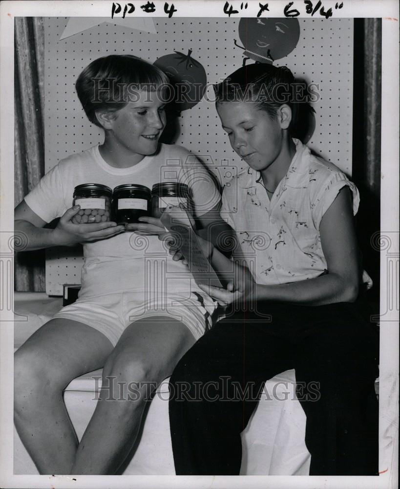 1956 Press Photo Rochester&#39;s Margaret Wiggins and Canni - Historic Images