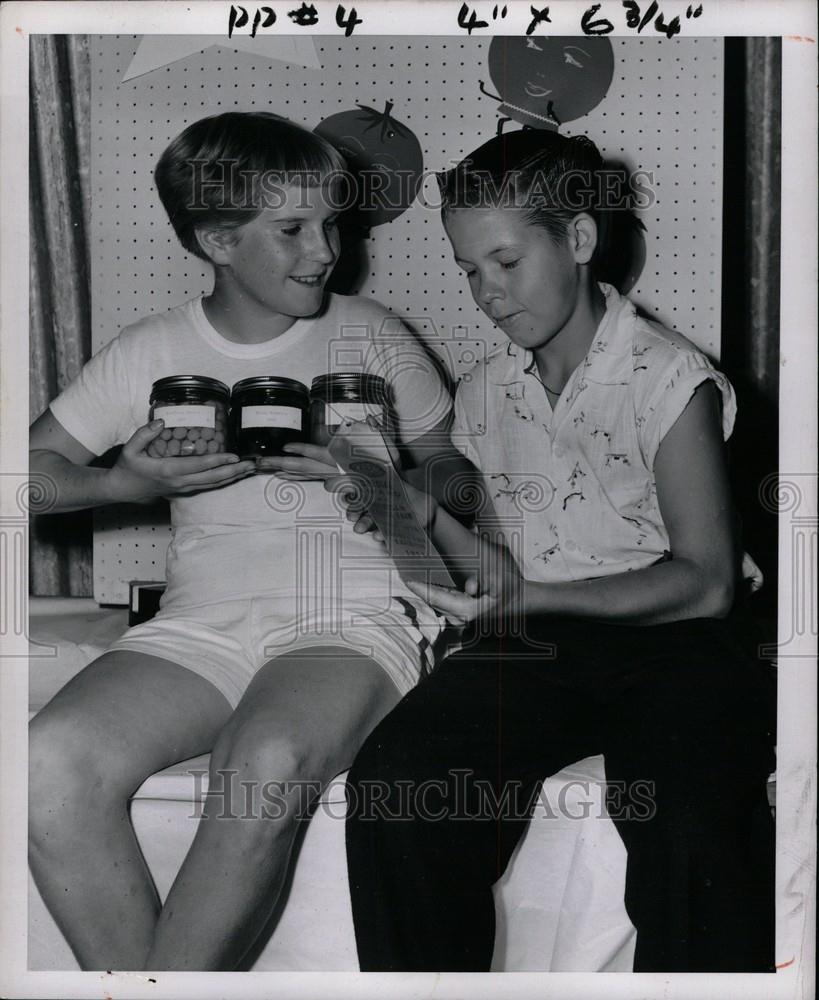 1956 Press Photo Rochester's Margaret Wiggins and Canni - Historic Images