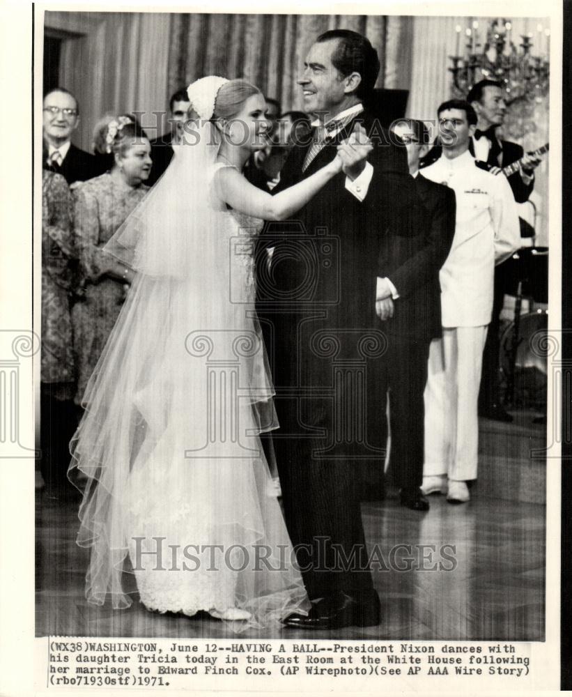 1971 Press Photo President Nixon Tricia East Room House - Historic Images