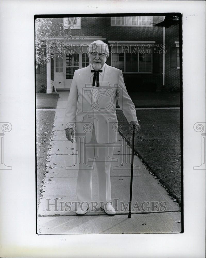 1977 Press Photo Harry A. Hall Look-A-Like - Historic Images