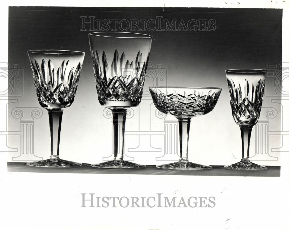 1971 Press Photo Tricia Nixon Crystal choice stemware - Historic Images