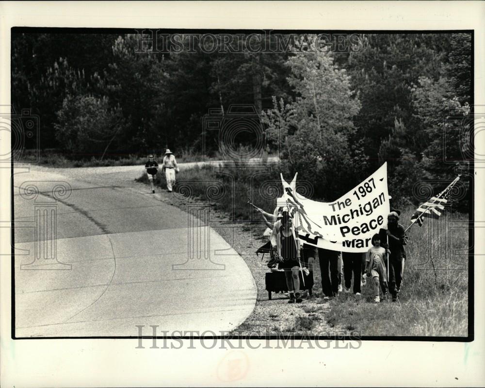 1987 Press Photo Michigan Peace March - Historic Images