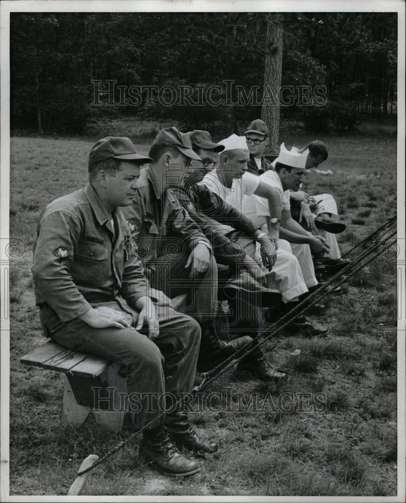 1967 Press Photo Michigan National Guard Waiting Line - Historic Images