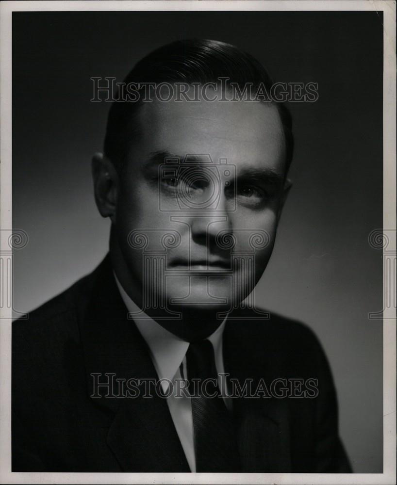 1954 Press Photo Hugh Daly Michigan Gas Executive - Historic Images