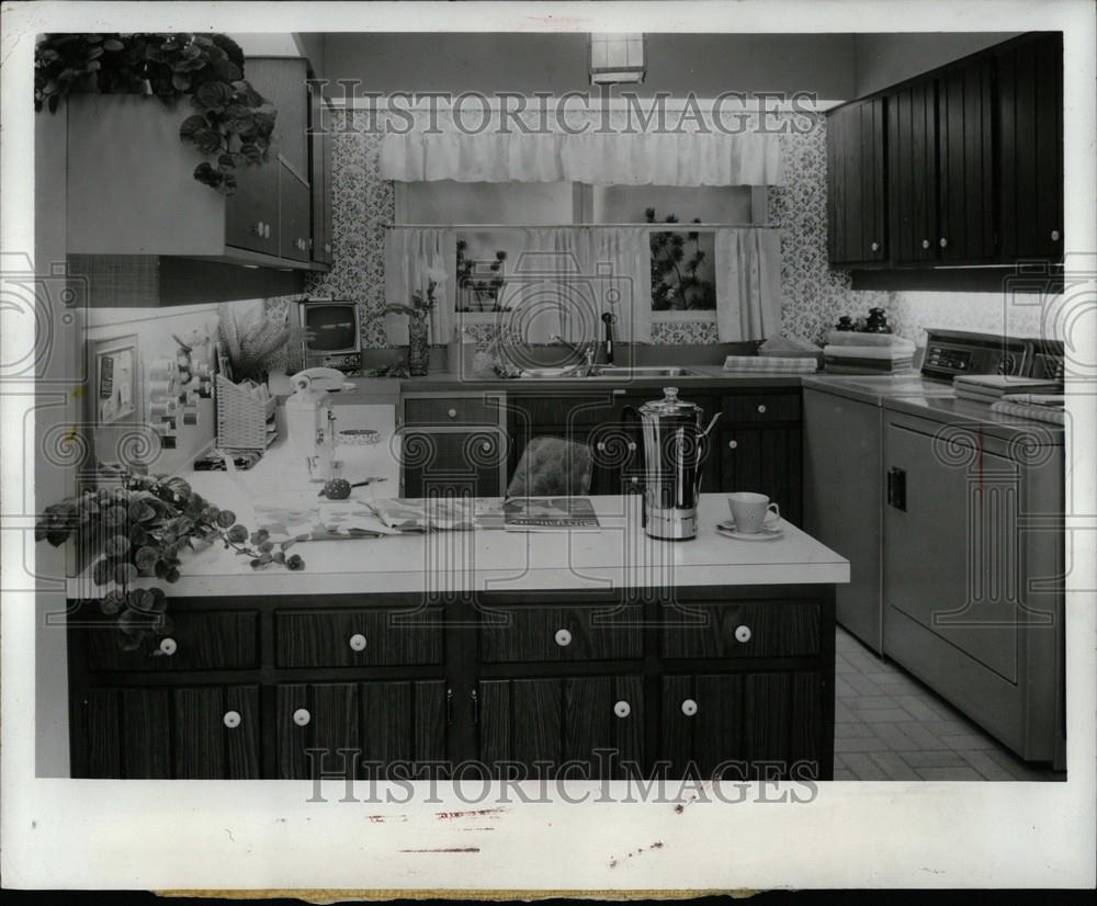 1970 Press Photo living Section kitchen sitting room - Historic Images