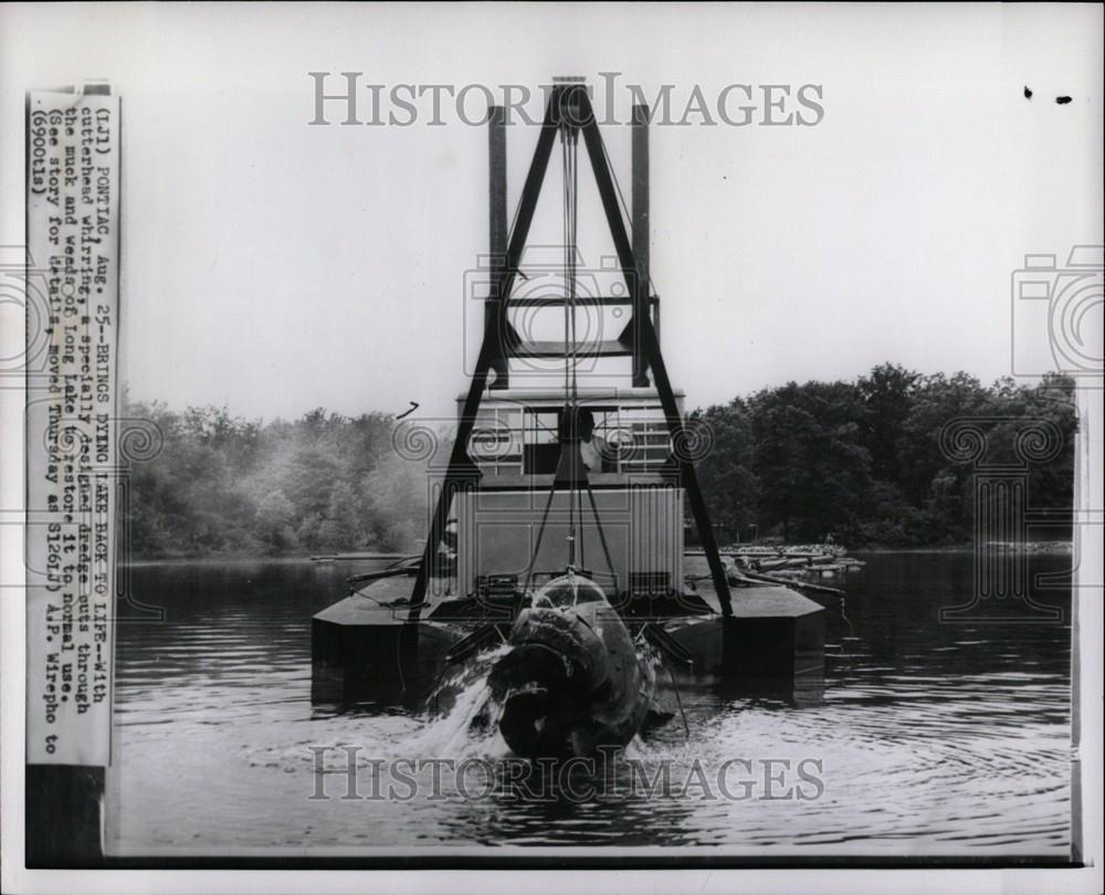 1961 Press Photo Long Lake whirring weeds - Historic Images