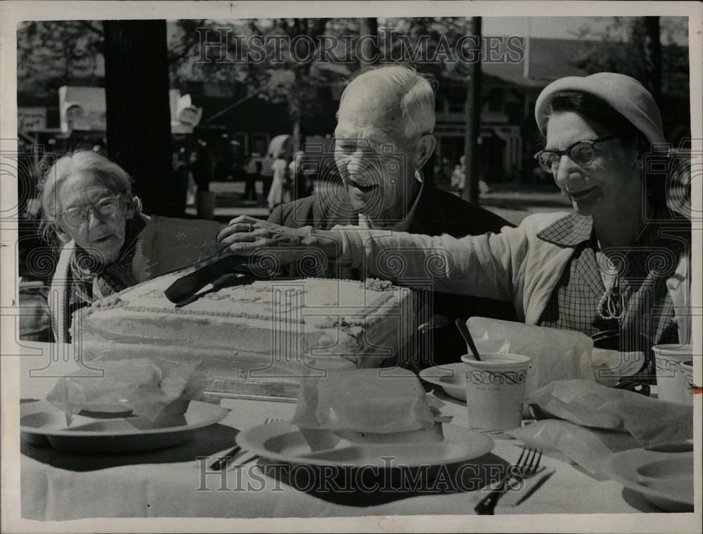 1957 Press Photo big day for walter campau at michigan - Historic Images