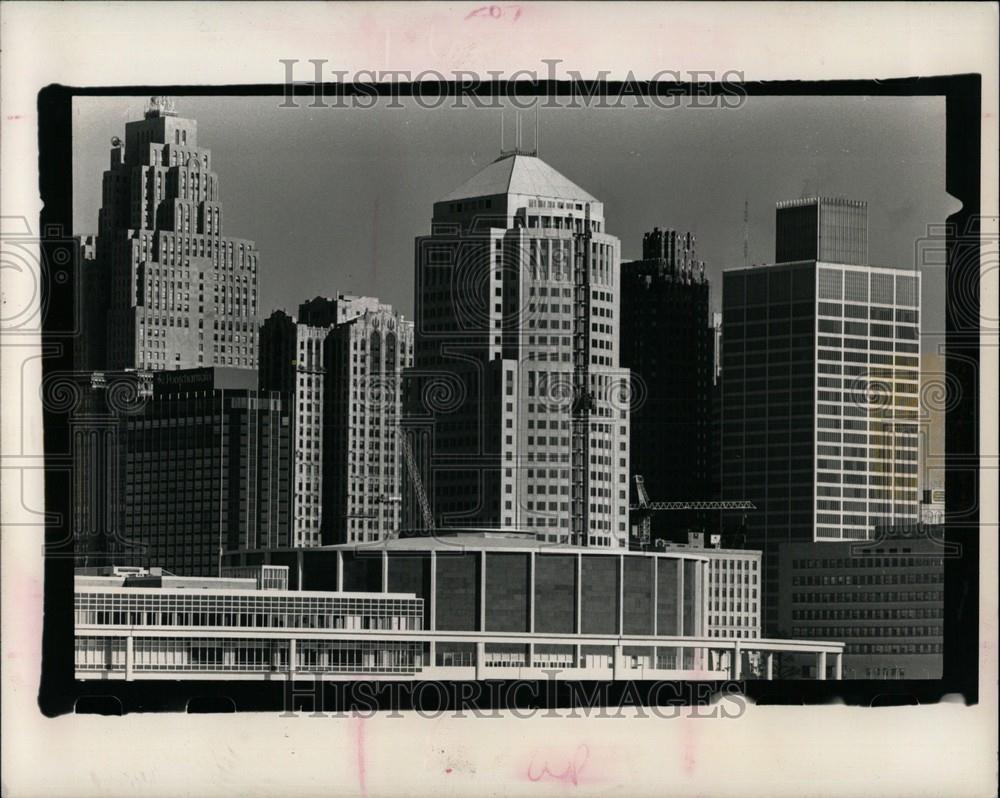 1989 Press Photo Madden Building Risks Foreclosure - Historic Images