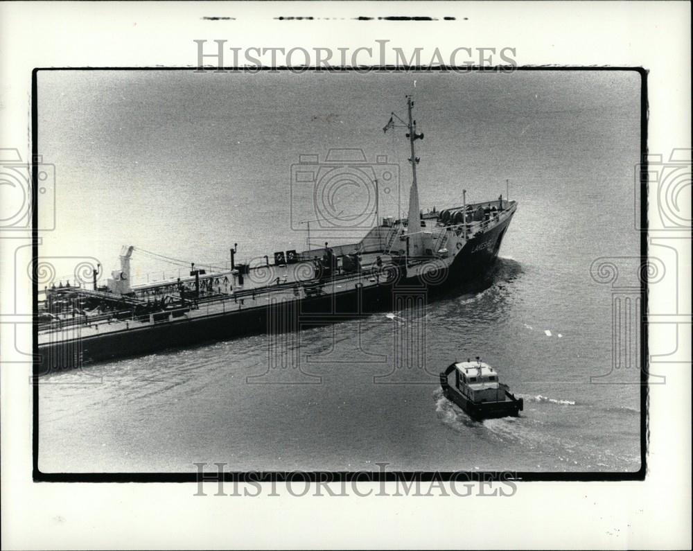 1982 Press Photo Mailboat mail boat work - Historic Images