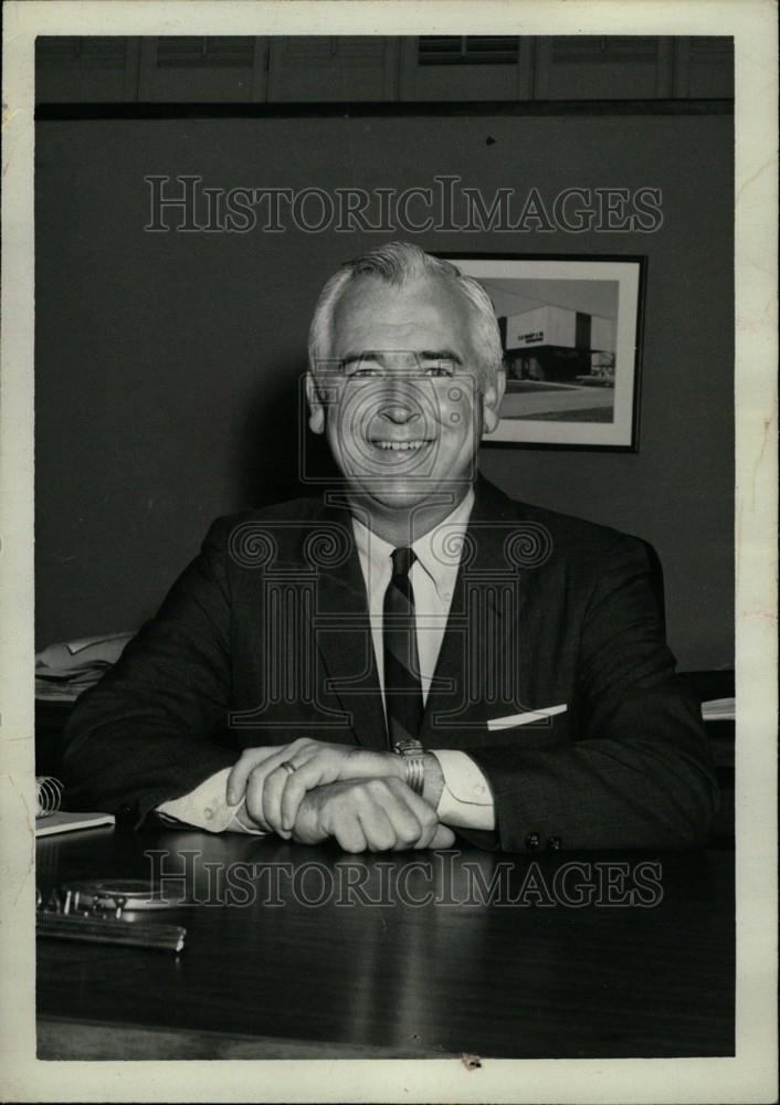 1974 Press Photo Detroit Builder Thomas Dailey - Historic Images