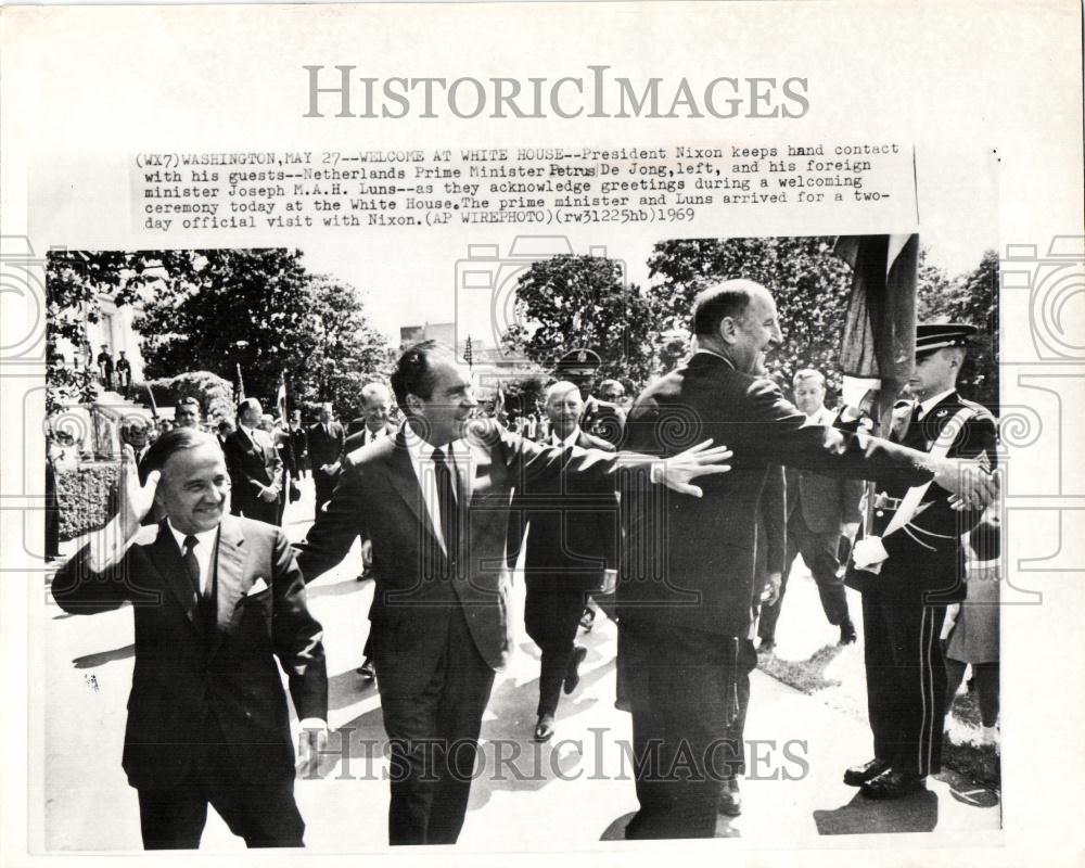 1969 Press Photo President Nixon Prime Minister De Jong - Historic Images