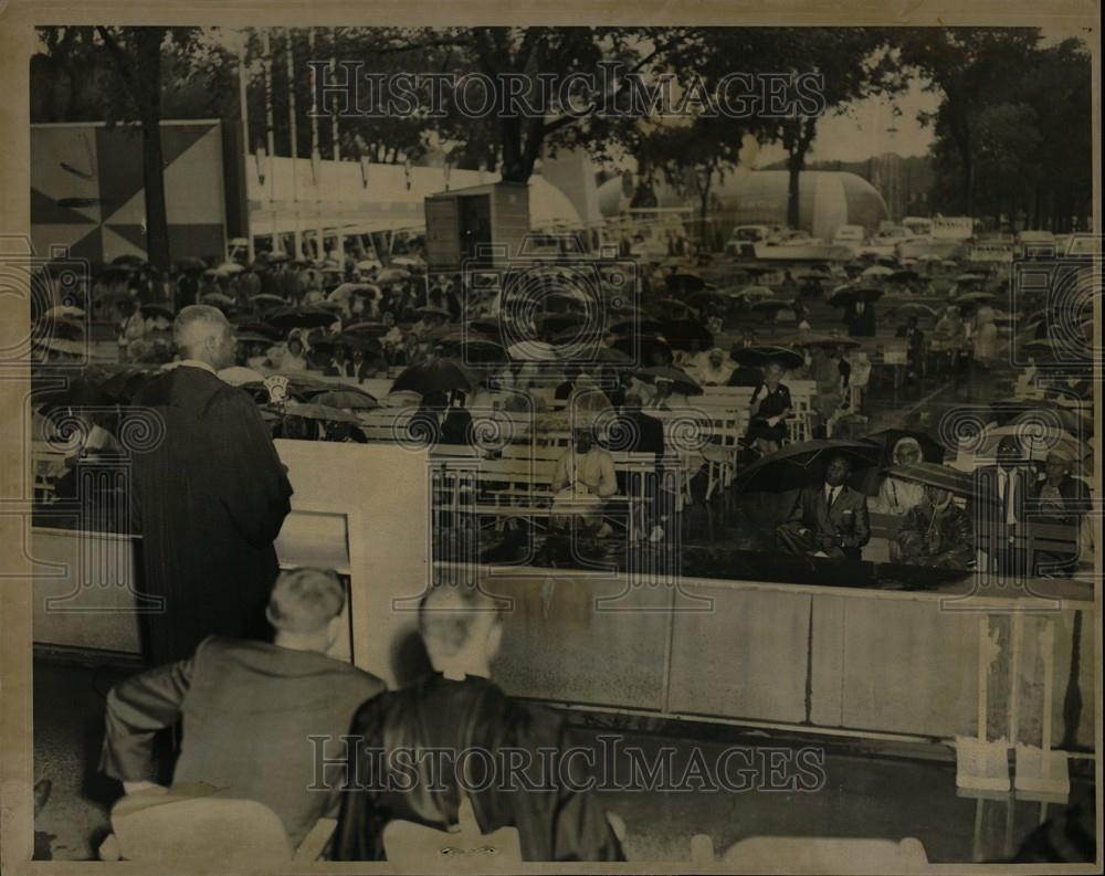 1962 Press Photo mays preached to audience at statefair - Historic Images